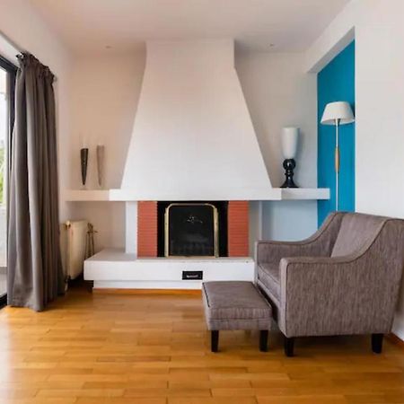 Βright Walled Designed Apt In Glyfada Center Atene Esterno foto