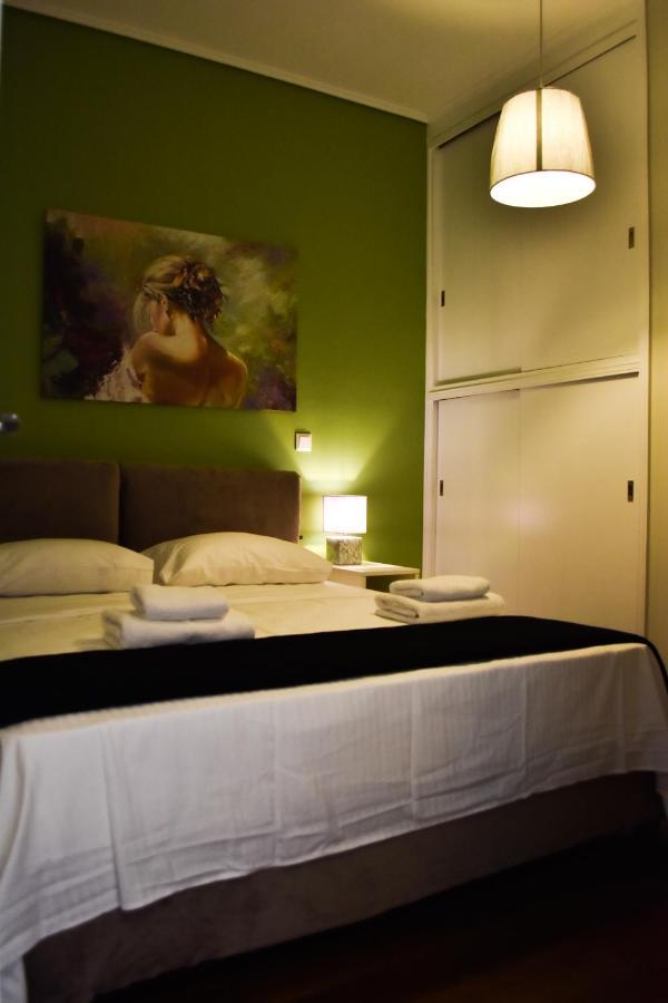 Βright Walled Designed Apt In Glyfada Center Atene Esterno foto
