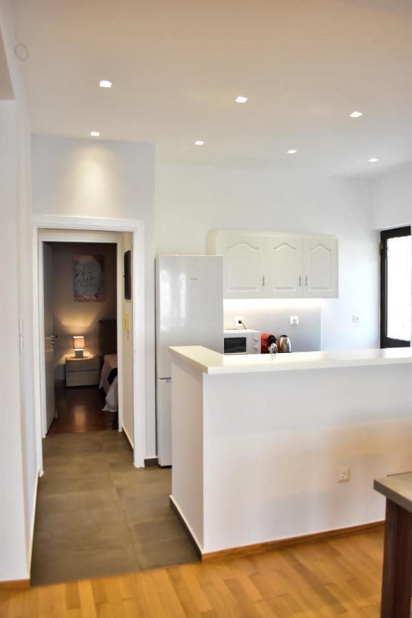 Βright Walled Designed Apt In Glyfada Center Atene Esterno foto