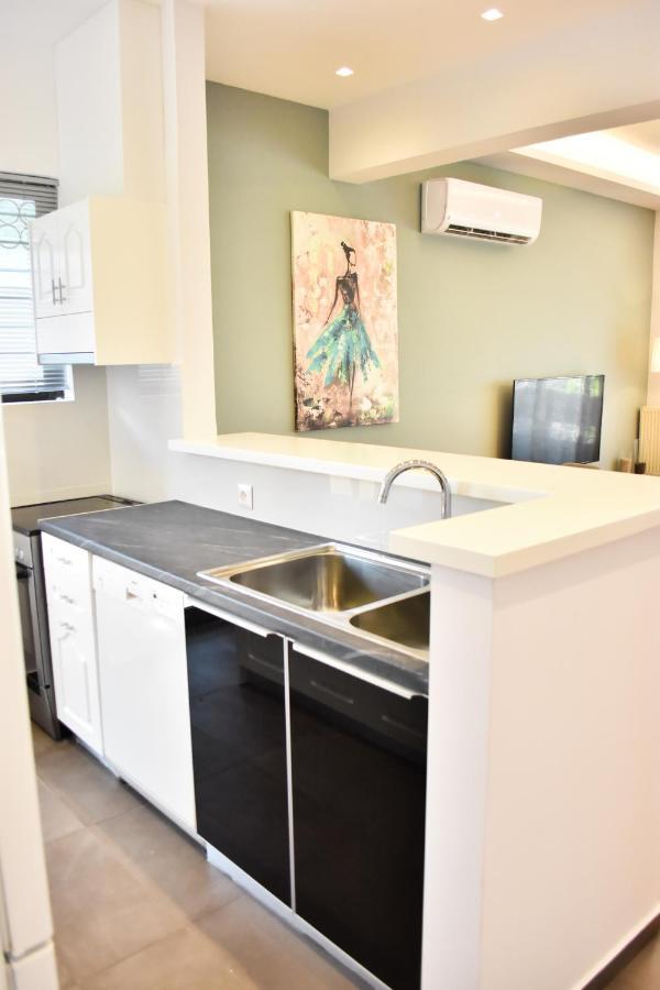 Βright Walled Designed Apt In Glyfada Center Atene Esterno foto