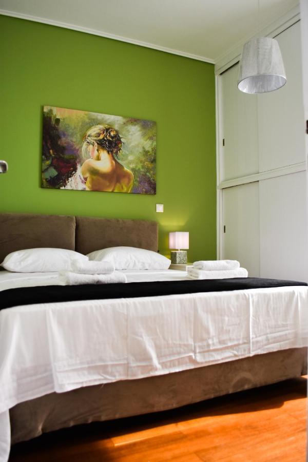 Βright Walled Designed Apt In Glyfada Center Atene Esterno foto