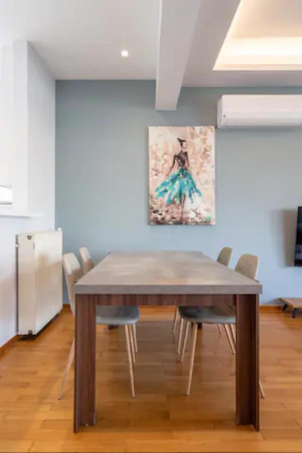 Βright Walled Designed Apt In Glyfada Center Atene Esterno foto