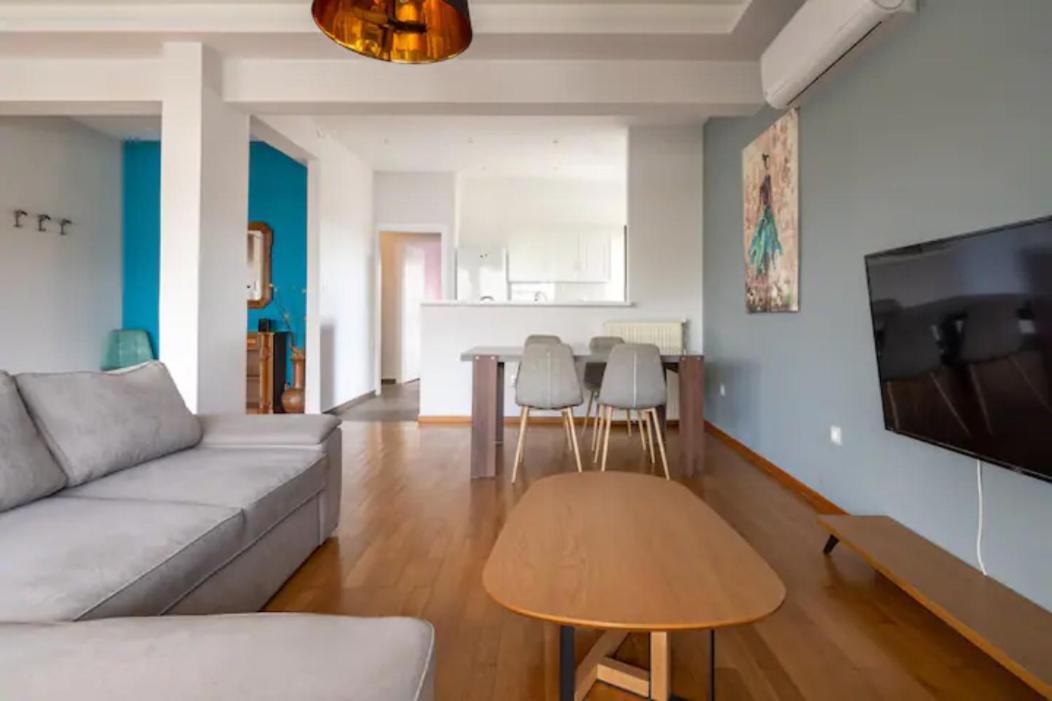 Βright Walled Designed Apt In Glyfada Center Atene Esterno foto