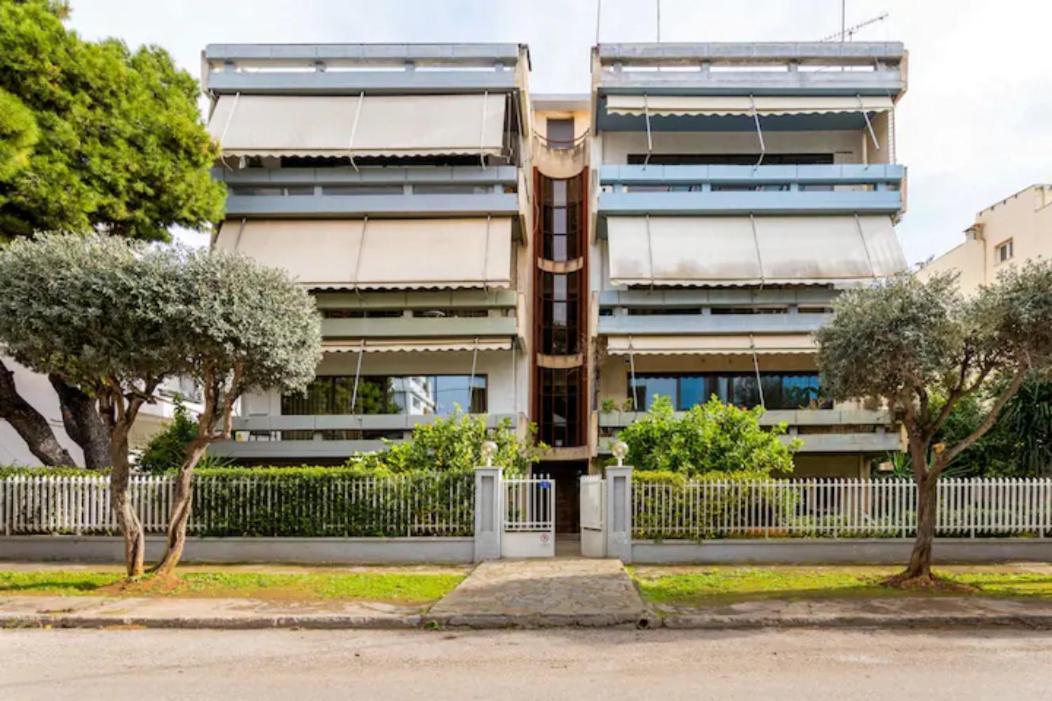 Βright Walled Designed Apt In Glyfada Center Atene Esterno foto