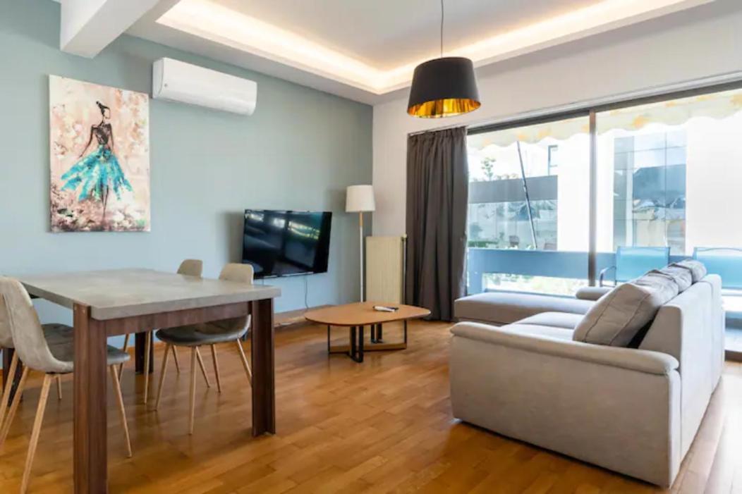 Βright Walled Designed Apt In Glyfada Center Atene Esterno foto