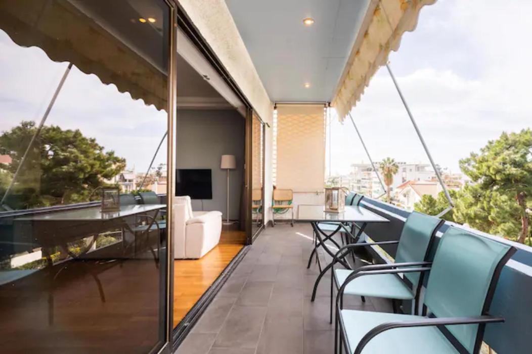 Βright Walled Designed Apt In Glyfada Center Atene Esterno foto