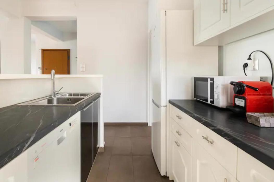 Βright Walled Designed Apt In Glyfada Center Atene Esterno foto