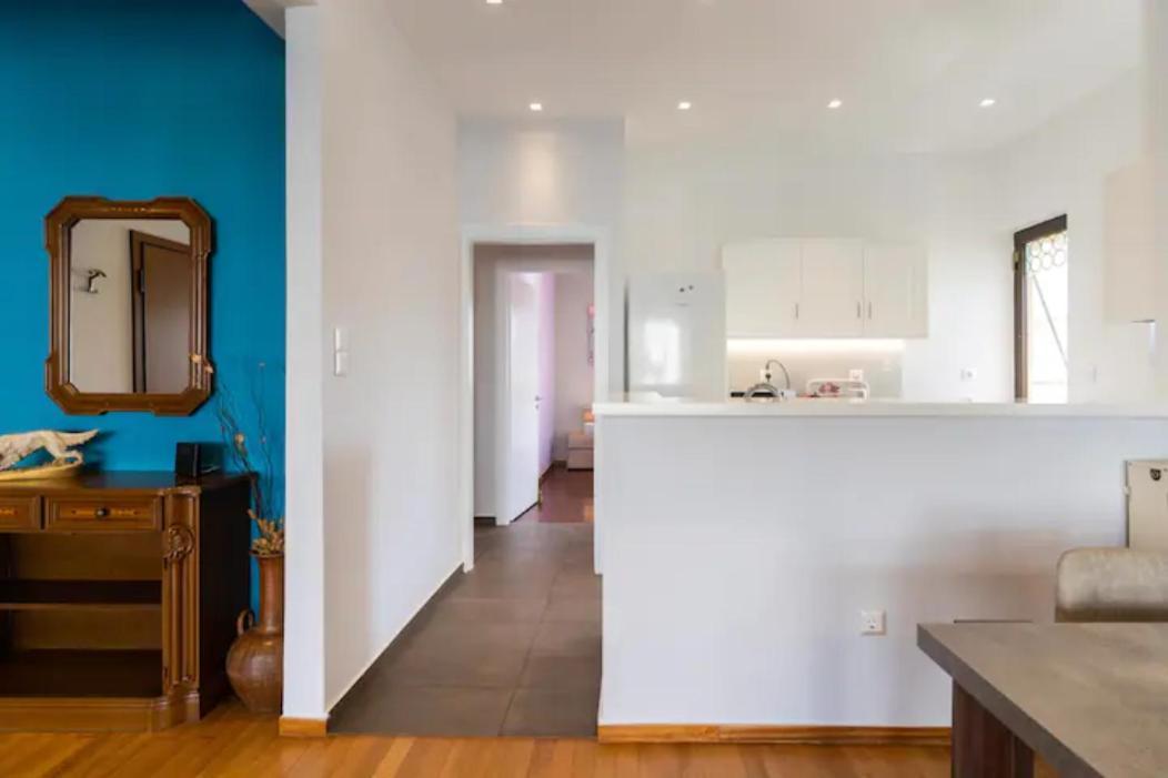 Βright Walled Designed Apt In Glyfada Center Atene Esterno foto